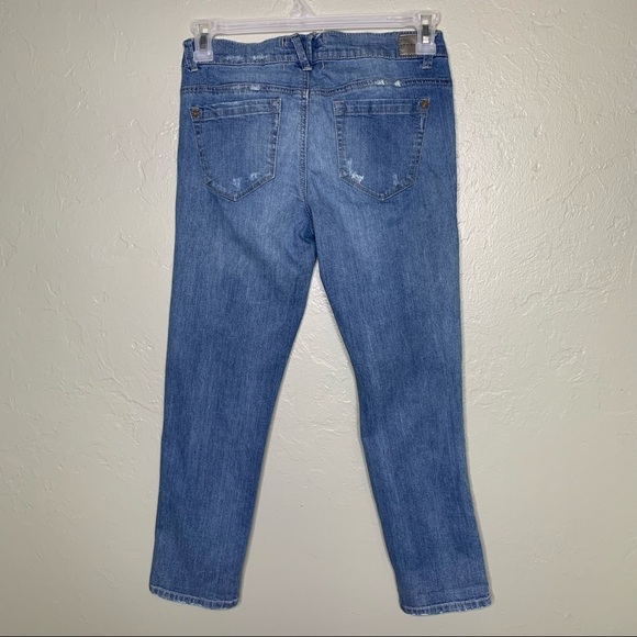 Jolt Distressed Cropped Jeans - Picture 5 of 9